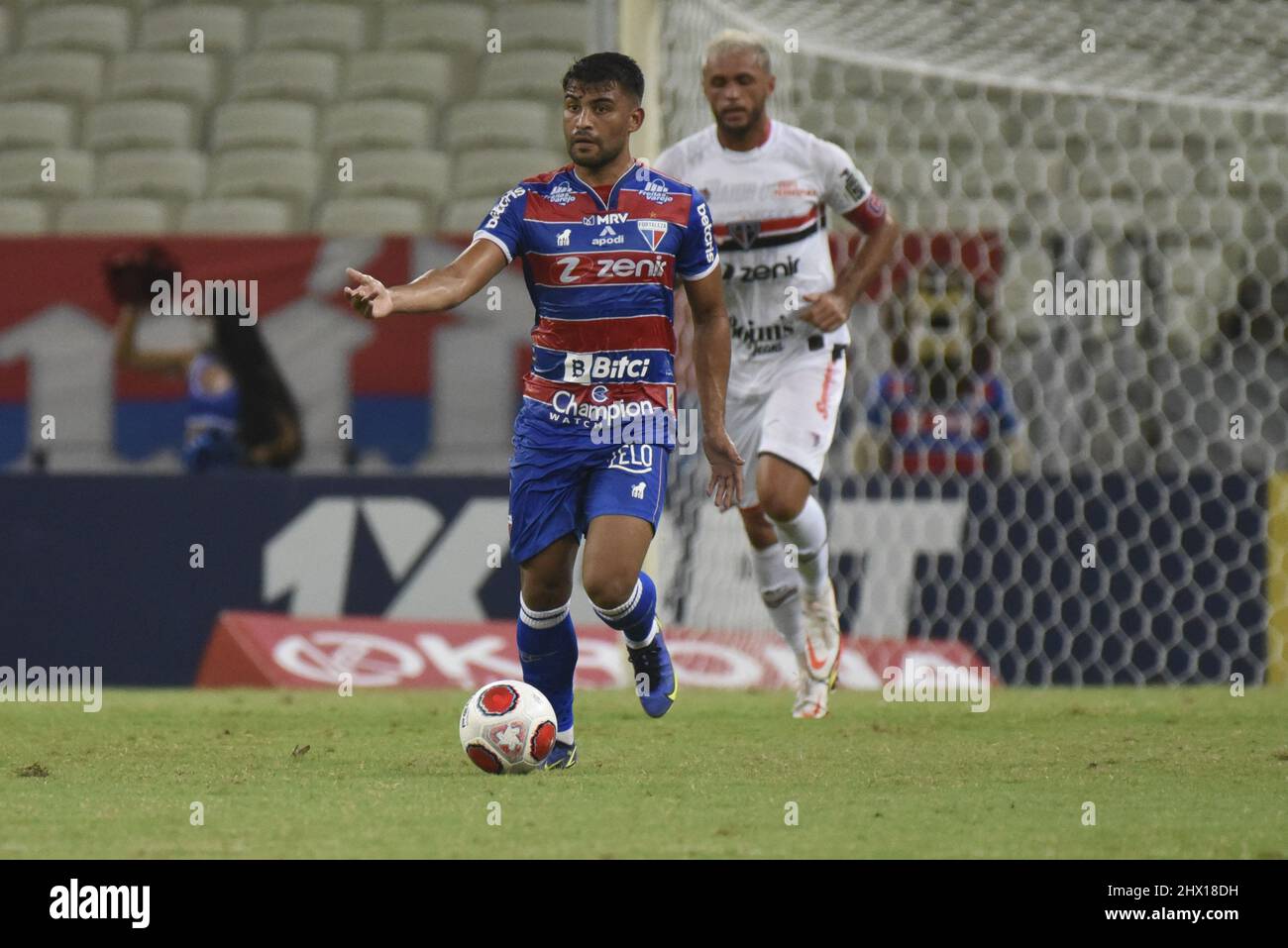 Fortaleza, Brasilien. 08. März 2022. Ronald von Fortaleza während des Fußballspiels Campeonato Cearense zwischen Ferroviario und Fortaleza in der Arena Castelao, Fortaleza, Brasilien. Caior Rocha/SPP Credit: SPP Sport Press Photo. /Alamy Live News Stockfoto