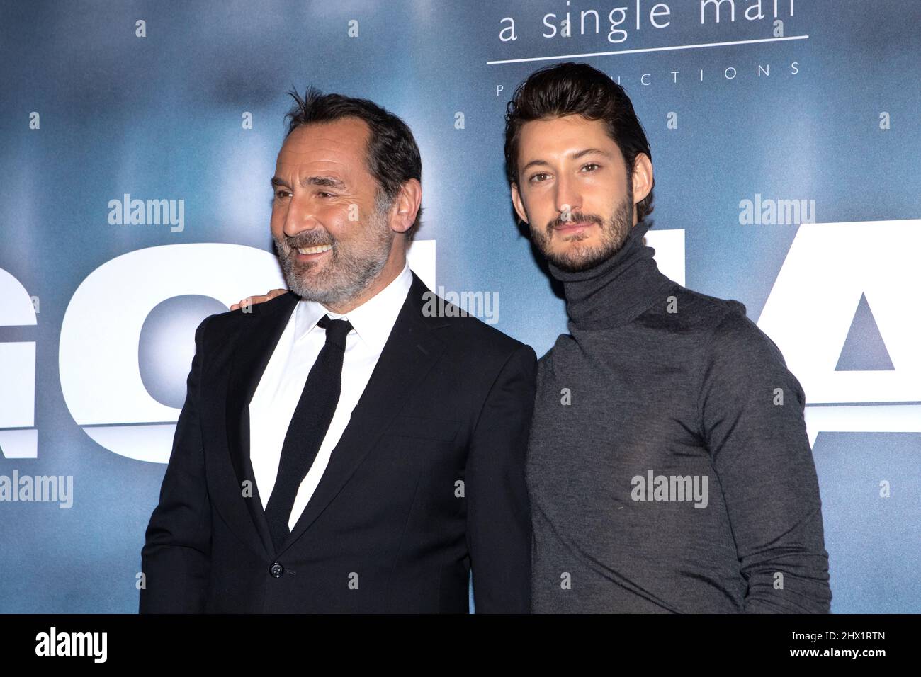 Paris, Frankreich, den 8.. märz 2022, das Team des Films Goliath, Pierre Niney und Gilles Lellouche, François Loock/Alamy Stockfoto