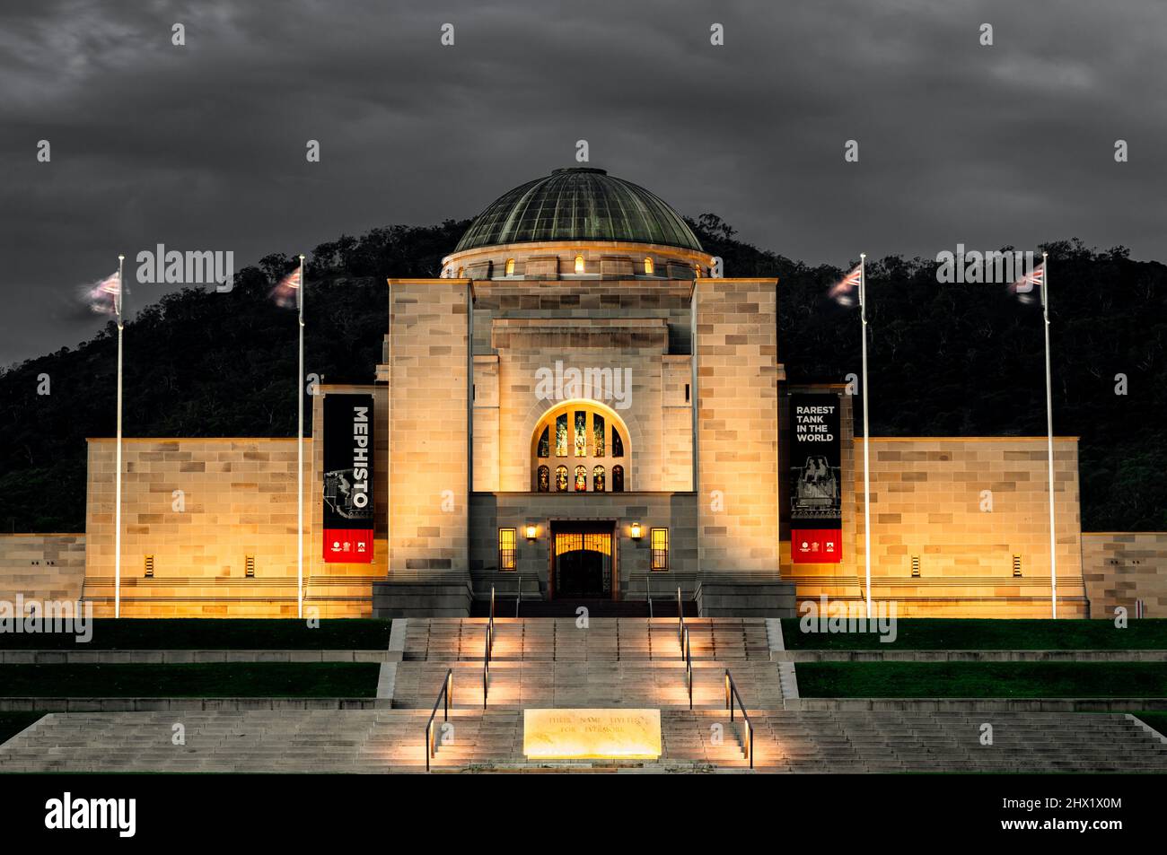 Beleuchtetes Australian war Memorial in Canberra. Stockfoto