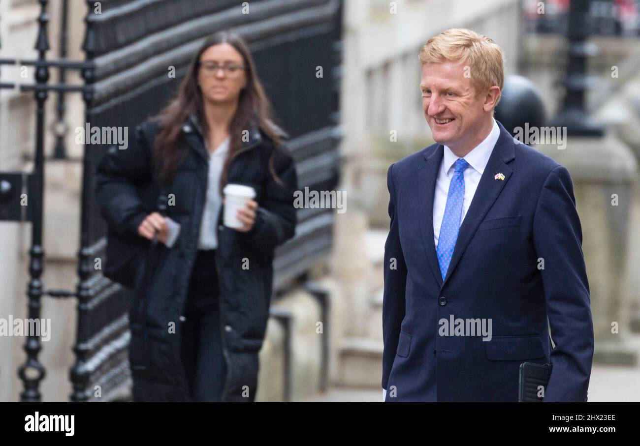 Oliver Dowden, Minister ohne Portfolio (Kabinett), kommt in der Downing Street in London an. Bilddatum: Mittwoch, 9. März 2022. Stockfoto