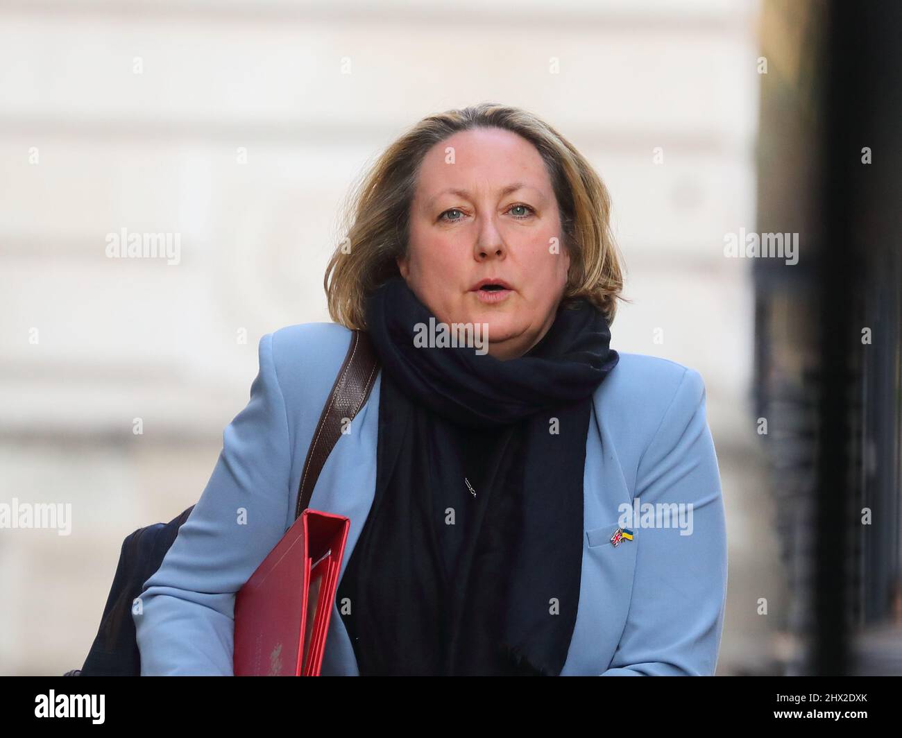 London, Großbritannien. 8. März 2022. Die internationale Handelssekretärin Anne-Marie Trevelyan kommt zur wöchentlichen Kabinettssitzung bei der Nummer 10 Downing Stockfoto