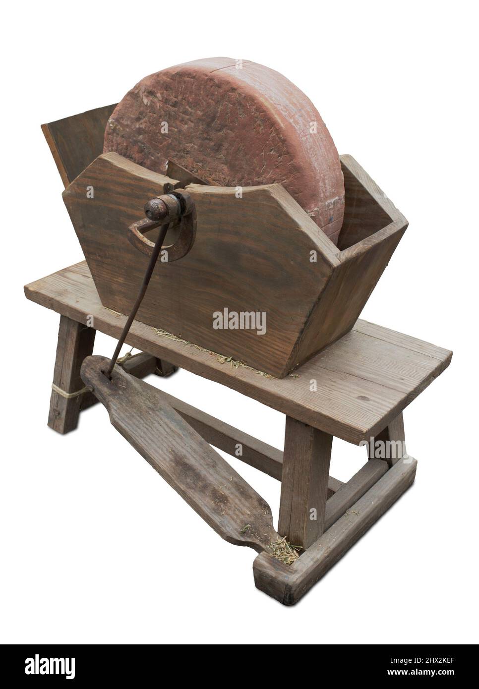 Antike, pedalbetriebene Schärfmaschine. Isoliert auf weißem Hintergrund. Stockfoto