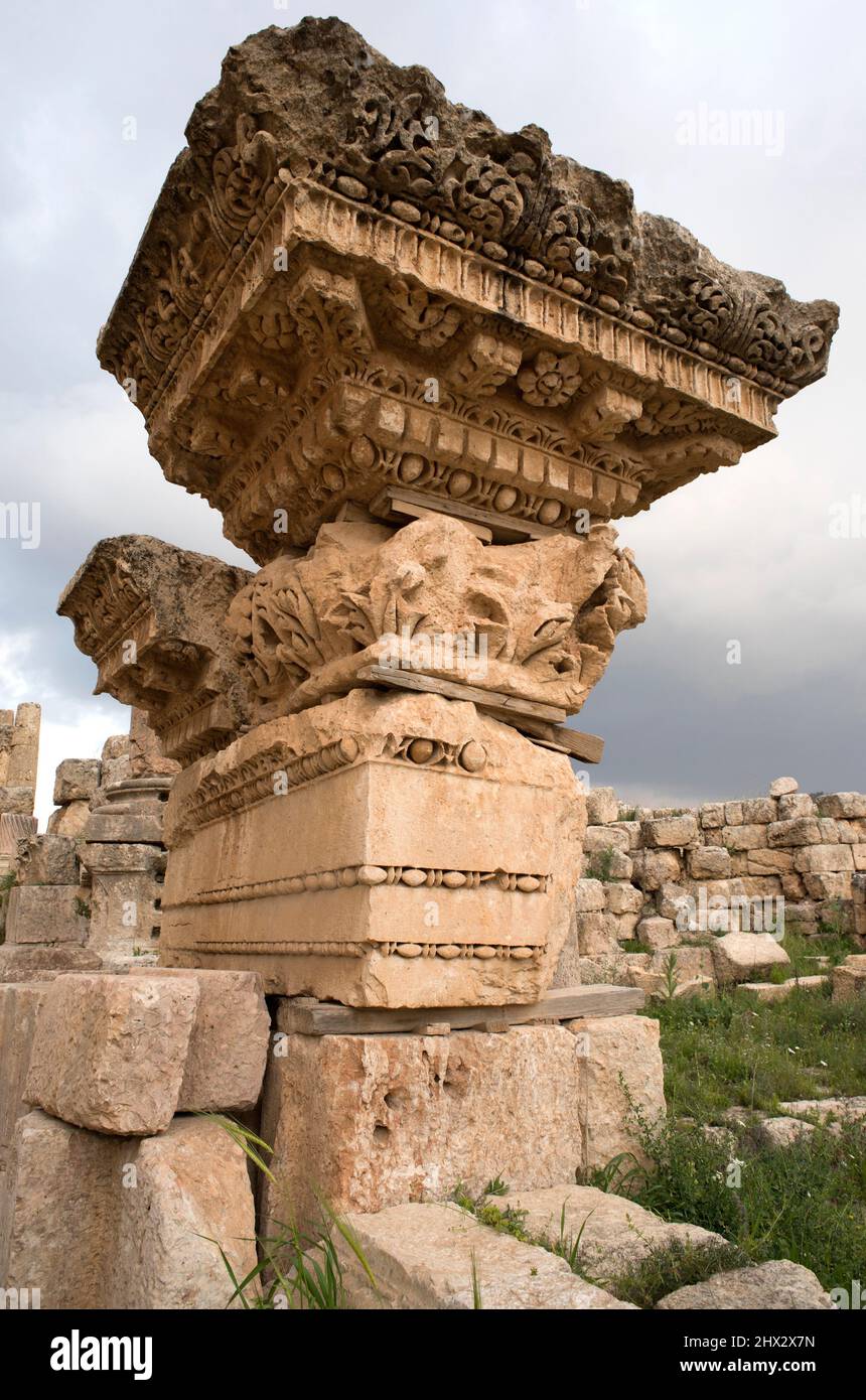 Jerash, Cardo Maximus (reich verzierte Details). Jordanien. Stockfoto