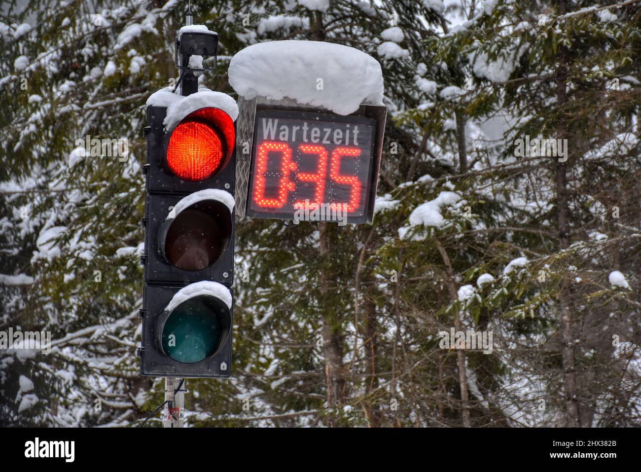 Baustellenampel, Ampel, Verkehrsampel, Baustelle, Licht, Rot, gelb, grün, Verkehr, halten, leuchten, Zeit, Zählwerk, Zahl, Ziffer, warte, Wartetime Stockfoto
