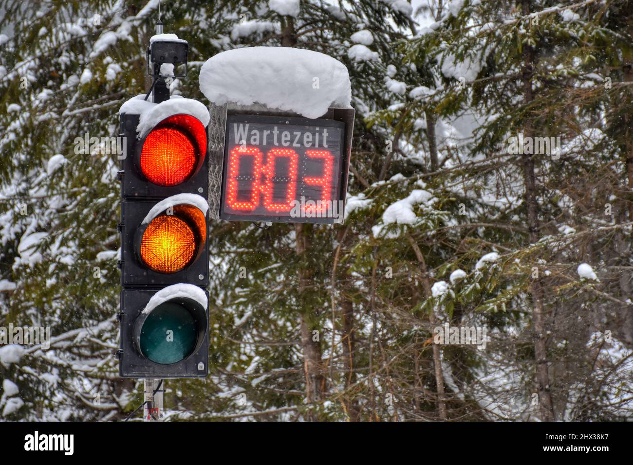 Baustellenampel, Ampel, Verkehrsampel, Baustelle, Licht, Rot, gelb, grün, Verkehr, halten, leuchten, Zeit, Zählwerk, Zahl, Ziffer, warte, Wartetime Stockfoto