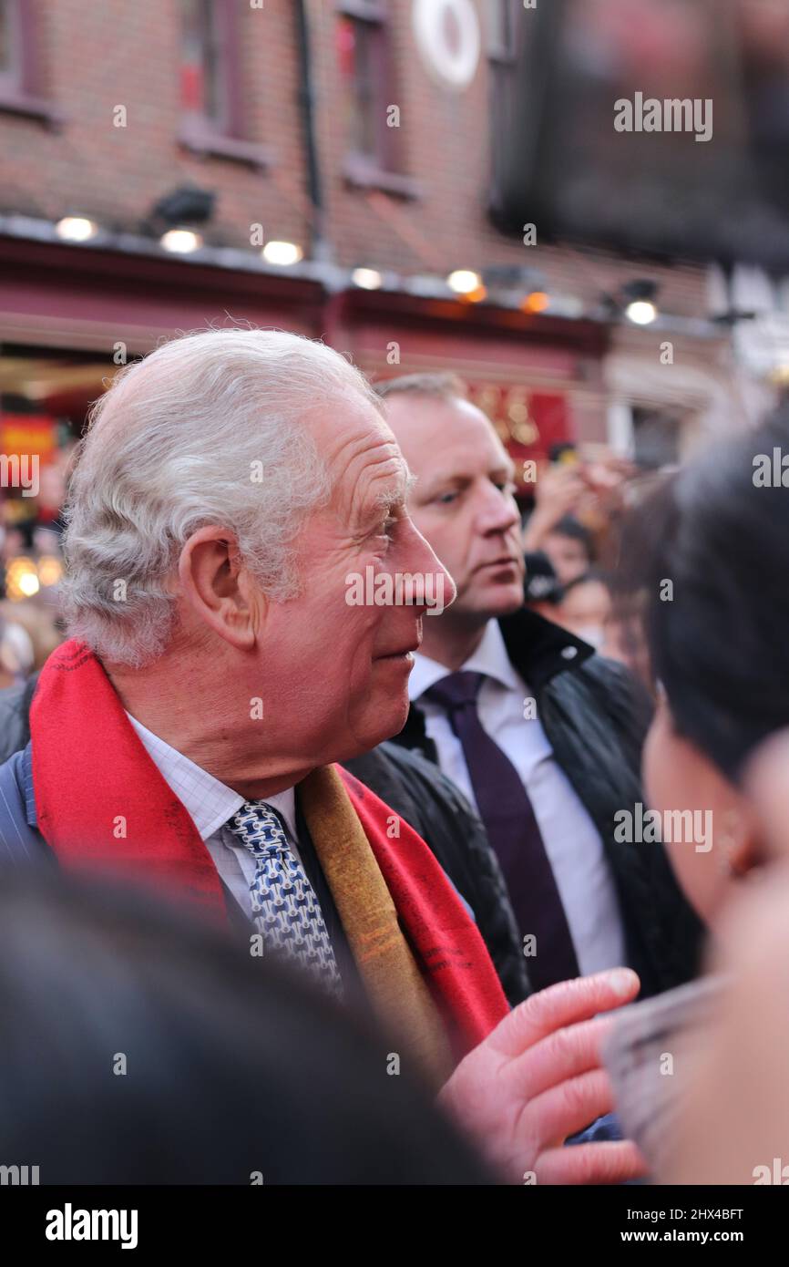 Der Prinz von Wales und die Herzogin von Cornwall besuchen Londons Chinatown, um das Mondneujahr 01/02/22 zu beginnen Stockfoto