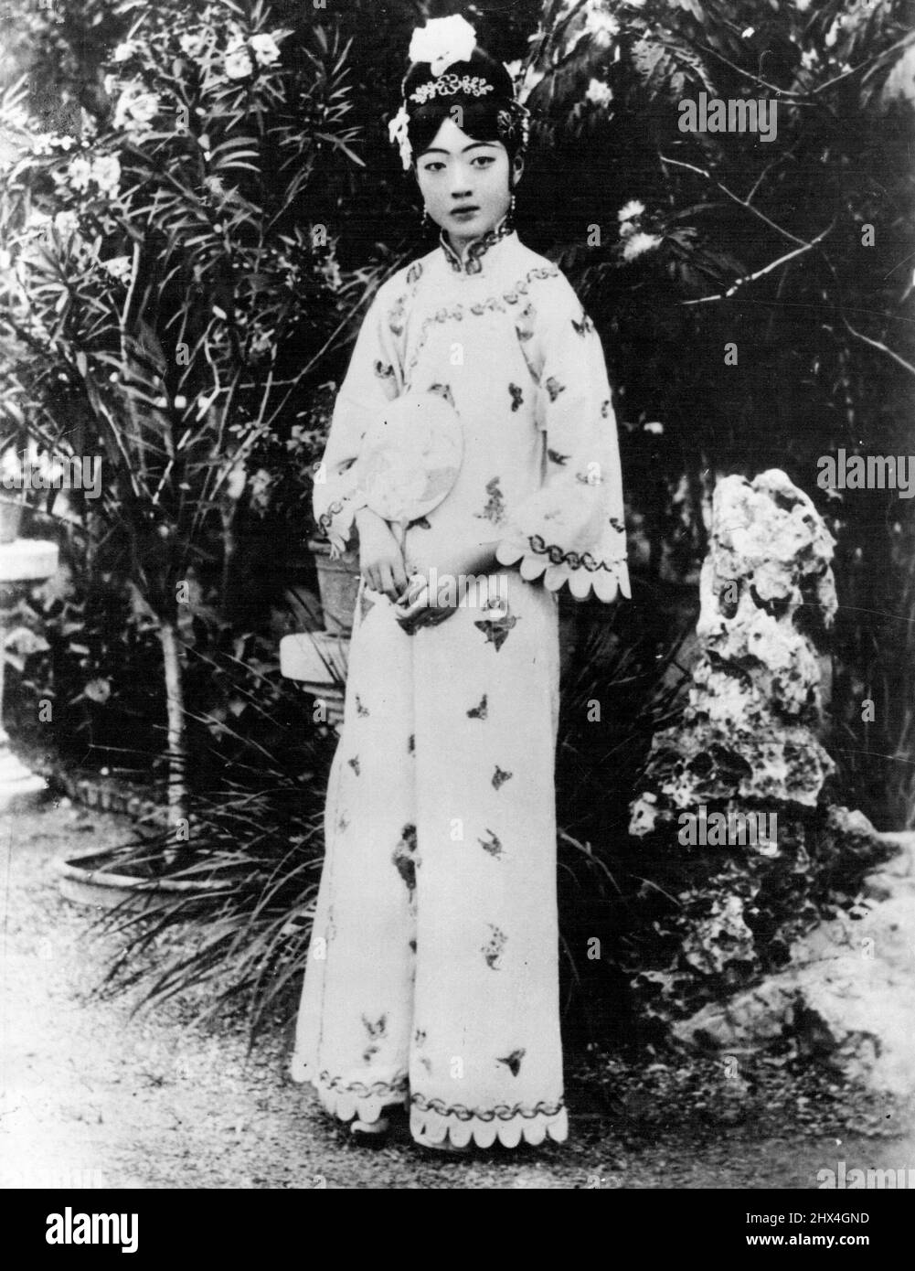 Neue Kaiserin Von Mandschukuo. ***** Auffallendes Bild der schönen Frau Henry Pu-Yi, die, ***** Wird mit ihrem Mann, dem Jungen-Kaiser, die Ehre teilen ***** Kaiser und Kaiserin des neuen Staates Mandschukuo. 11. April 1934. (Foto von Keystone) Stockfoto