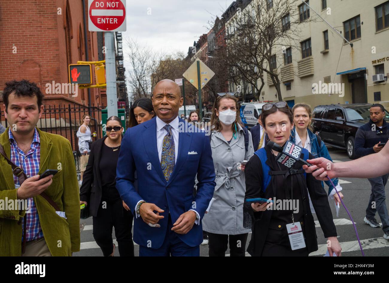 Der Bürgermeister von NYC, Eric Adams, im East Village Stockfoto