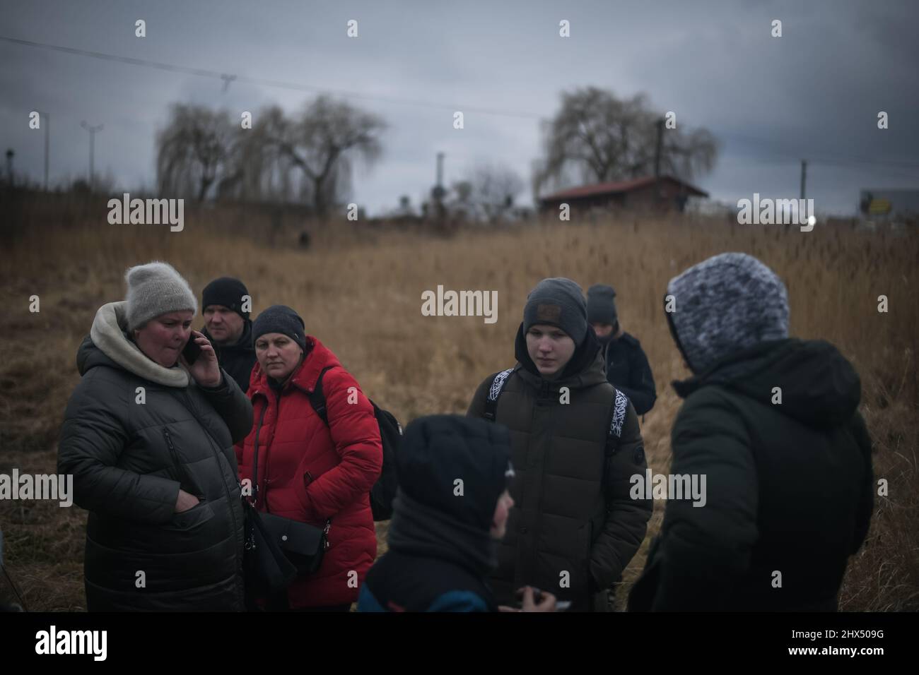 Medyka, Polen, 9. März 2022: Flüchtlinge aus der Ukraine kommen an der Grenze zu Medyka an, nachdem Russland eine umfassende Militäroperation im Land gestartet hat Stockfoto