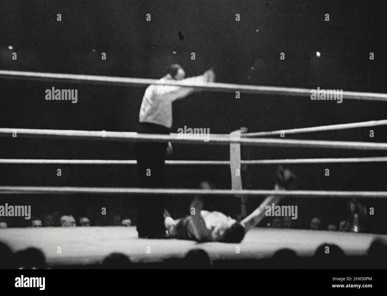 Sport - Boxen - Aktion - 1950 - 1969. 21. Januar 1948. (Photo by Mirror Features). Stockfoto