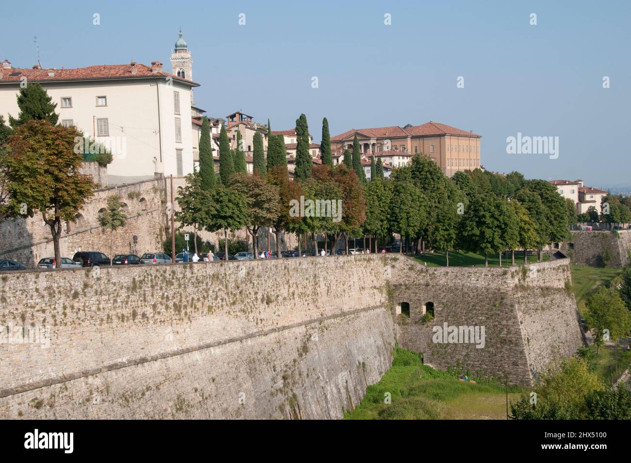 Hinterstraßen Norditalien - Drive 5, Hinterstraßen Norditalien, Italien, Lombardei, Bergamo, Plattform des Heiligen Andreas, Venezianische Mauern, le Mura Venete Stockfoto