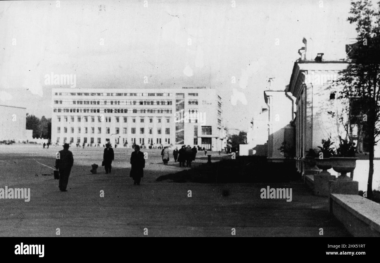 Soviet war News -- das Gebäude des Bezirks Sowjet in Charkow, eines der größten Industriezentren in der Ukraine. Mit 833.000 Einwohnern ist die Stadt auf modernen Linien gut geplant. 12. März 1942. (Foto von Soviet war News). Stockfoto