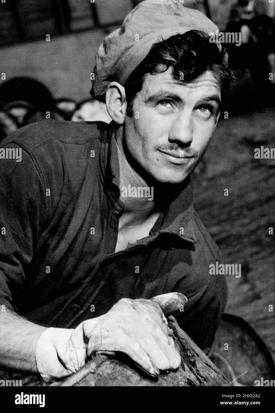 Don Johnson, bei seiner heutigen Arbeit bei einem Seifenhersteller in Sydney. 29. August 1950. Stockfoto