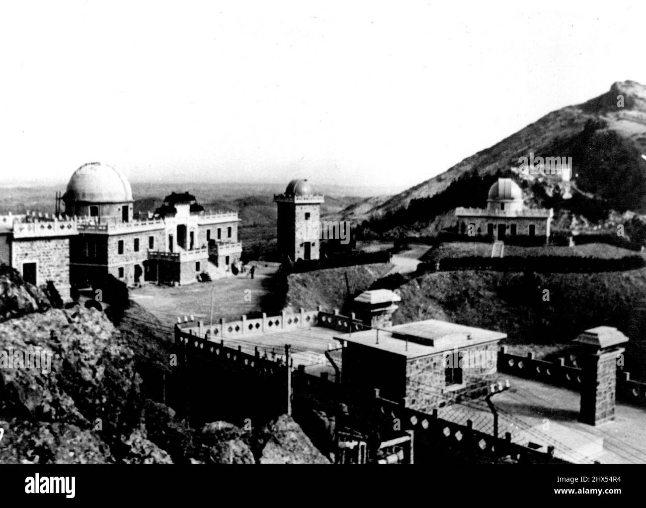 Nanking...China Im Aufwind... 1,5000,000 das Yen Meteorologische Observatorium wurde kürzlich in den Vororten von Nanking errichtet. 5. März 1940. (Foto vom Domei News Photos Service). Stockfoto