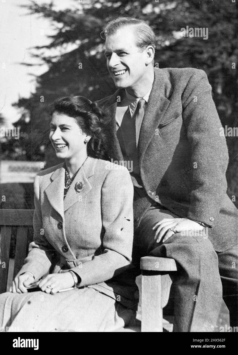 Als Elisabeth II. Anfing, das ***** zu fühlen Der Herzog von Edinburgh brach die Spannungen und lehrte seine Frau ***** . 22. April 1948. Stockfoto