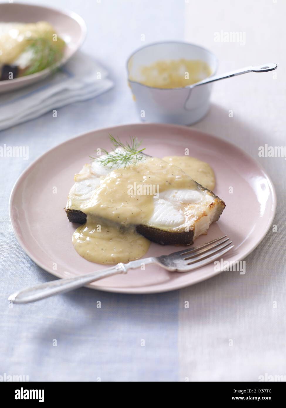 Gegrillter Heilbutt mit Beurre Blanc Stockfoto