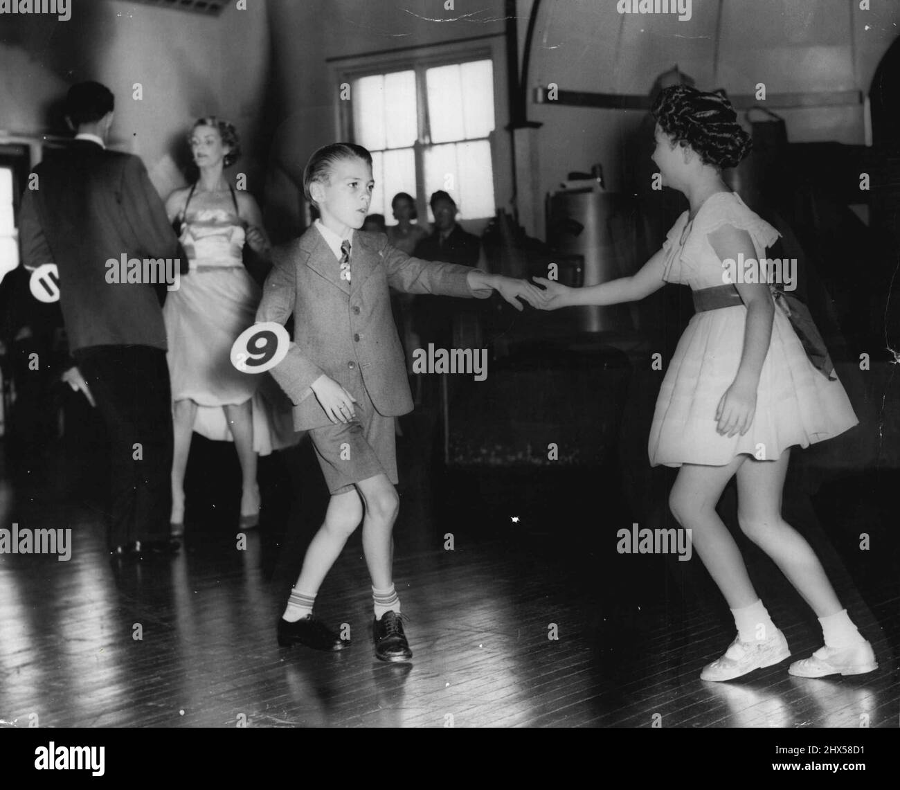 Garry Sayers Alte paare tanzen tango -Fotos und -Bildmaterial in hoher Auflösung – Alamy