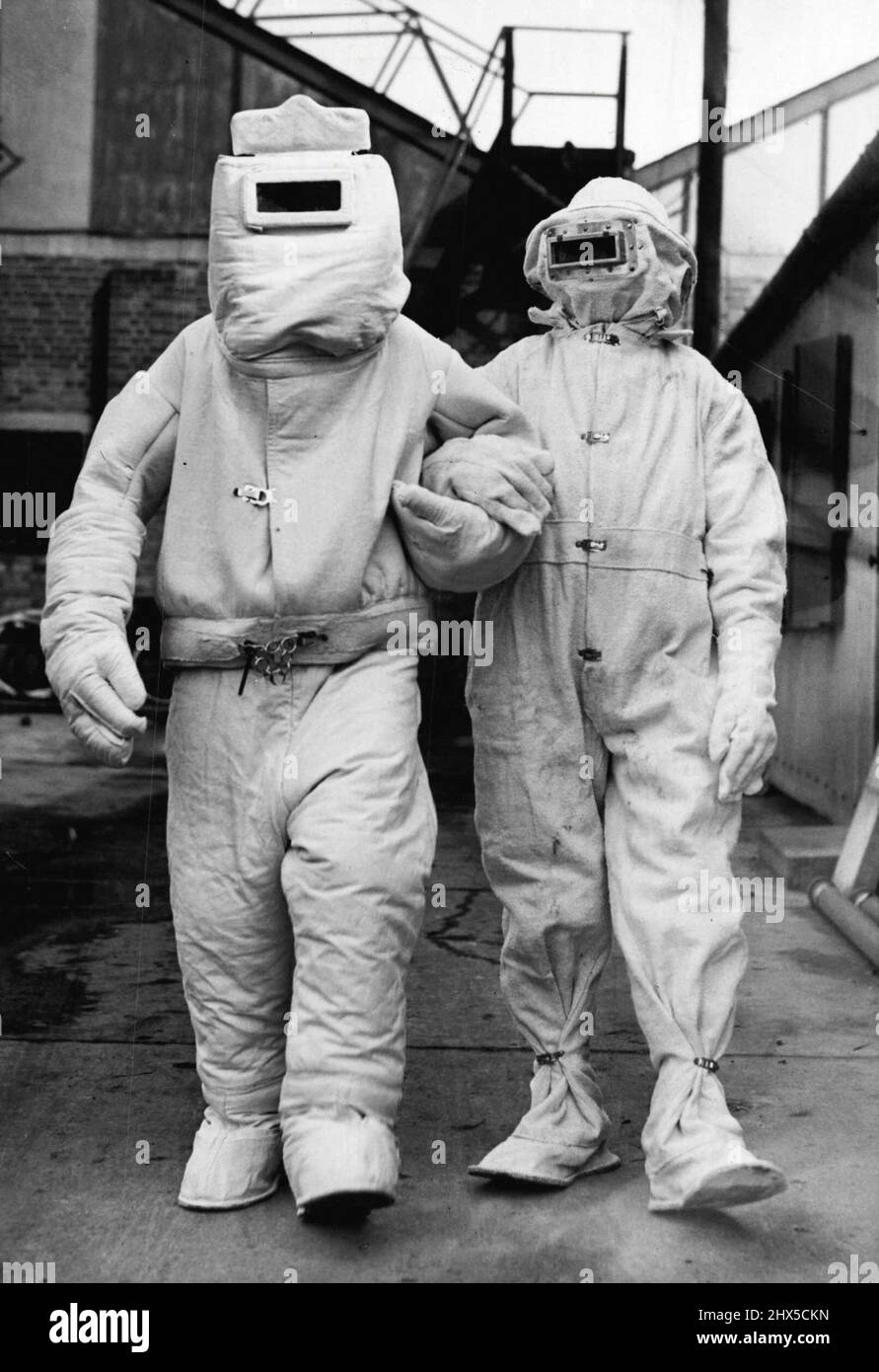 Amerikanische Asbestanzüge. 15. Oktober 1951. Stockfoto