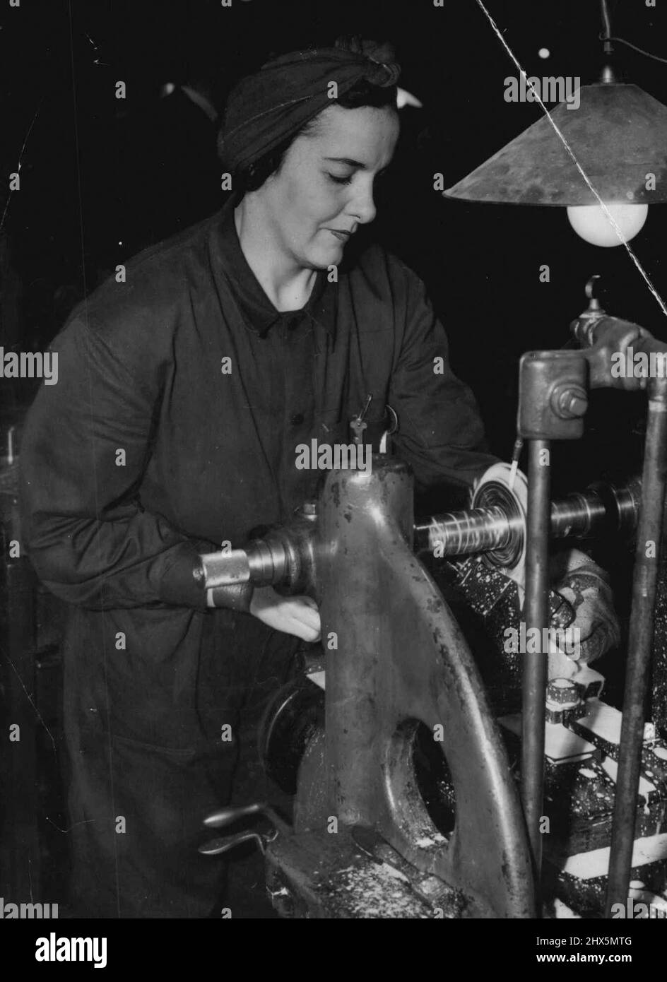 Susie Myra Sulton hat alle Aufnahmen gebrochen, aber ***** In einer Fabrik. 5. August 1942. (Foto von Barry Newberry/Fairfax Media). Stockfoto