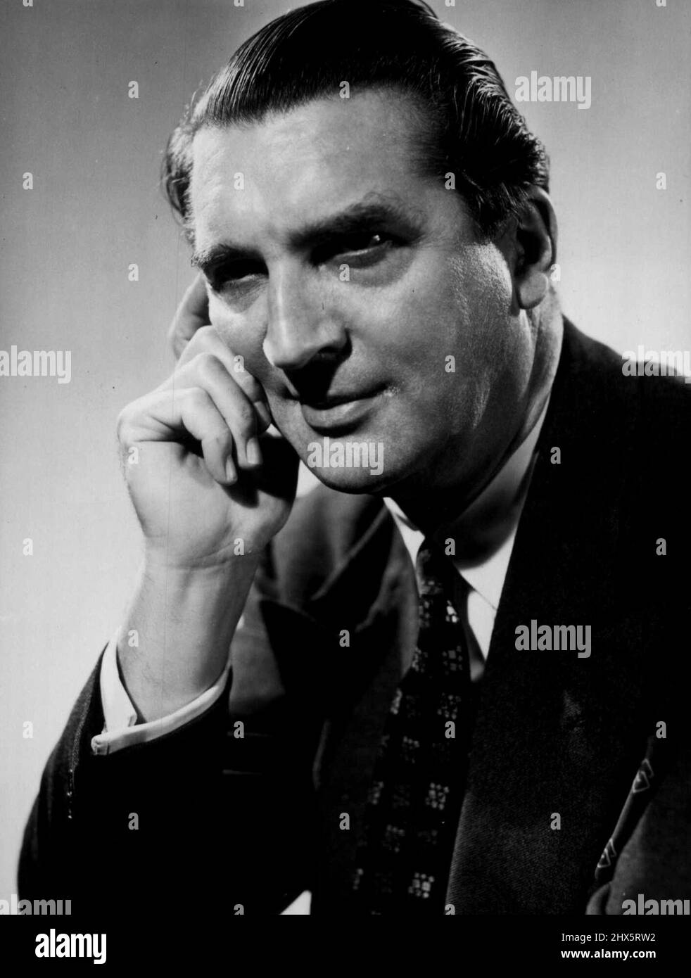 Britische Dirigenten: Stanford Robinson -- Dirigent des Opernorchesters und Opernorganisator, B.B.C.. 9. November 1954. (Foto von Kamera Drücken Sie). Stockfoto