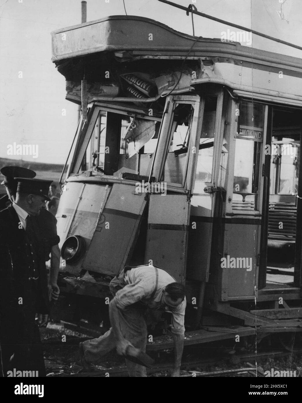 ***** Kabine der Single aus der Straßenbahn, die eine stationäre Doppelbahn im Moore Park abgestürzt. Der Rücken des Fahrers wurde verletzt. 20. November 1949. Stockfoto