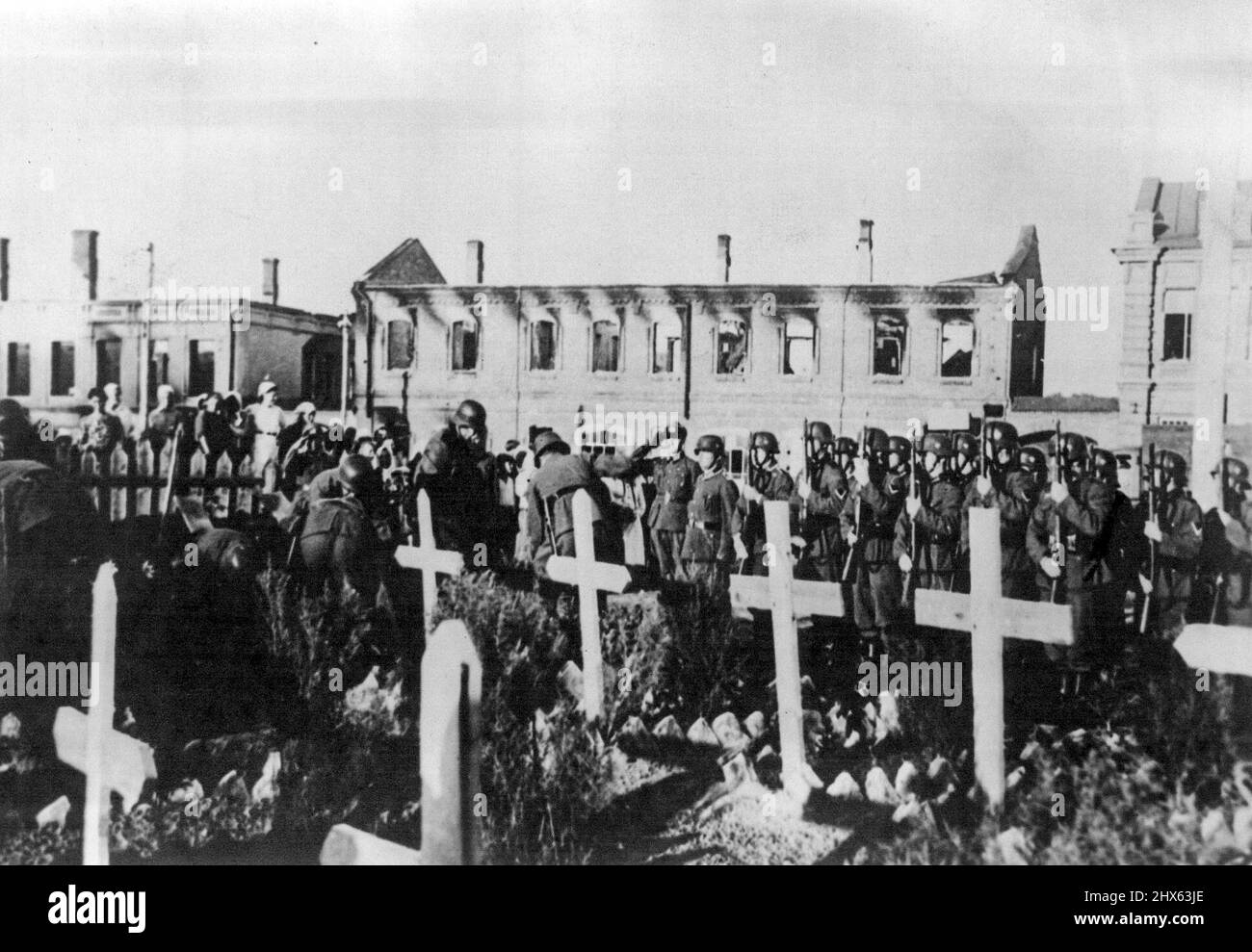 Deutschland War File - Deutsche Gräueltaten. 19. Juli 1943. (Foto von Interphoto News Pictures, Inc.). Stockfoto