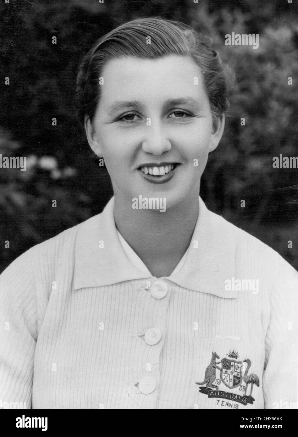 Australiens Nr. 1. Rasentennisspielerin: Neue Studie von Miss Nancye Wynne, Australiens Nummer 1. Rasentennisspieler, der hier anwesend ist und in dieser Saison an den Hauptspielen teilnimmt, und beabsichtigt, einen guten Kampf um den englischen Titel zu führen, wenn Wimbledon am 20.. Juni eröffnet wird. 23.Mai 1938. Stockfoto
