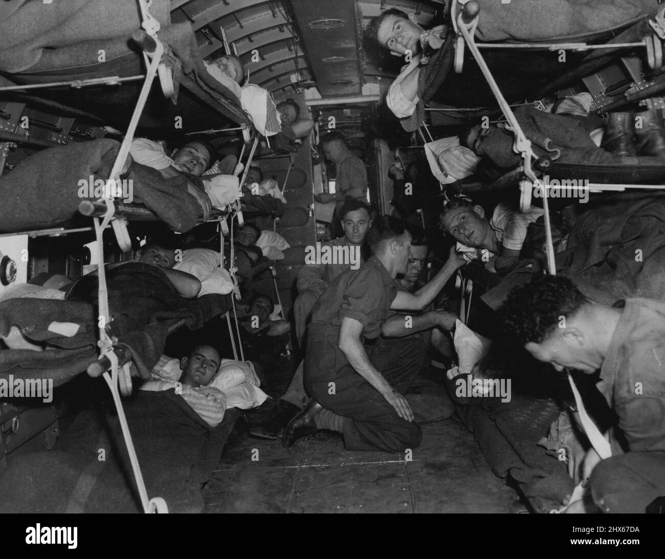 132 Luftfahrt - Rettungsflugzeuge (siehe auch: Mercy Flights, Hospital & Medical; Dr. M. Caldwell, Late, Dr. J. Flynn, Dr. A. Vickers). 26. März 1945. Stockfoto