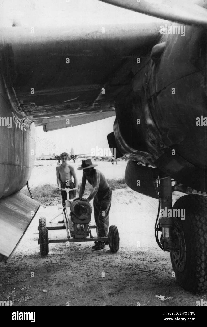 89D. AV-Bomben. 26. November 1944. (Foto vom Flugministerium des Commonwealth of Australia). Stockfoto