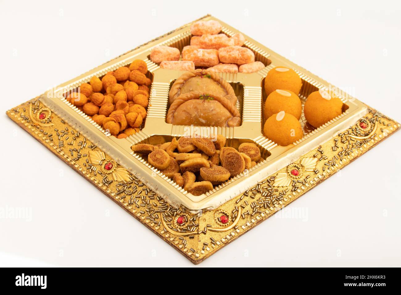 Shahi Mithai Gujia, Namkeen, Kachori, Gujiya, Mathri, Matar, Nimki