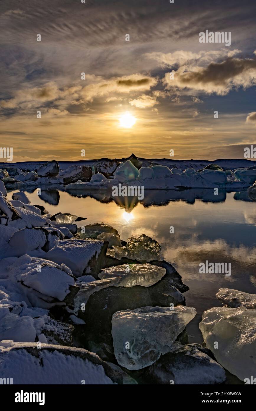 Eisberge in der Jokulsarlon Gletscherlagune, Vatanjokull Nationalpark, Südostisland Stockfoto