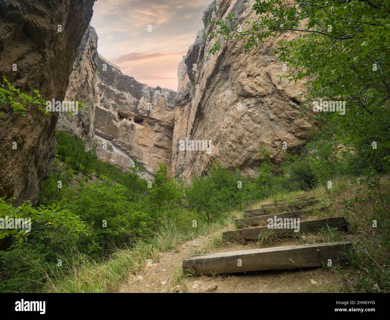 Hell Creek Canyon (türkisch; Cehennem Deresi Kanyonu) Wanderweg. Es liegt 7 Kilometer nordwestlich des Stadtzentrums von Ardanuc. Artvin - Türkei Stockfoto