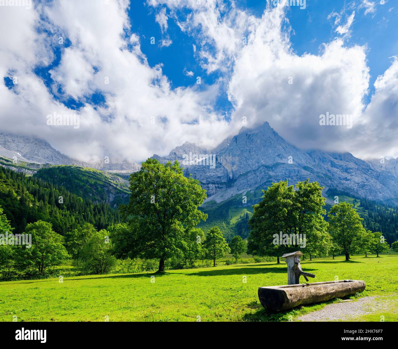 Alpe Grosser Ahornboden. Karwendelgebirge bei eng Alpe im Tal des Rissbaches in Tirol. Europa, Österreich Stockfoto