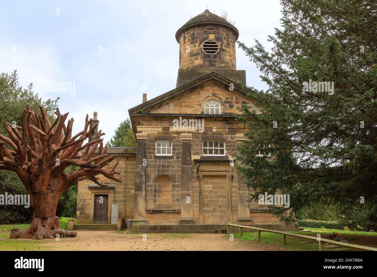 AI Weiwei's Iron Tree Skulptur von der Chapel bei YSP in der Nähe von Wakefield, England. Stockfoto