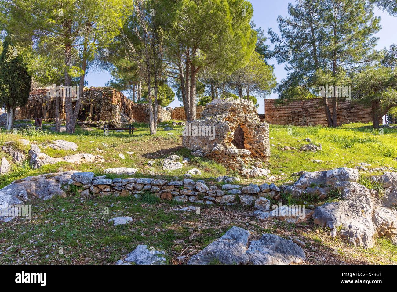 Innere Festung der mittelalterlichen Burg von Alanya an der Mittelmeerküste im Süden der Türkei. Stockfoto