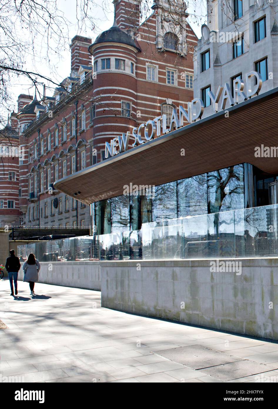 New Scotland Yard, Hauptquartier der Metropolitan Police in London, Großbritannien. Das Gebäude wurde formell als Curtis Green Building bekannt, und die Truppe zog 2013 in das Gebäude ein Stockfoto