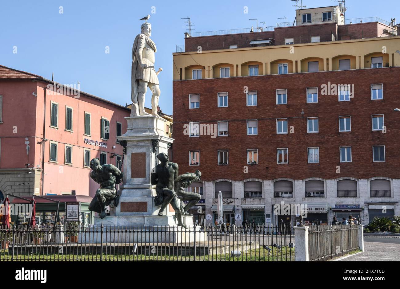 Monumento a Ferdinando 1 dei Medici con i 4 mori, vista anteriore Stockfoto