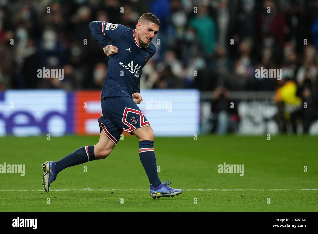 Madrid, Spanien. Am 09. März 2022 feiert Marco Verratti den 0-1 während des UEFA Champions League-Spiels zwischen Real Madrid und Paris Saint Germain, das am 09. März 2022 im Santiago Bernabeu-Stadion in Madrid, Spanien, gespielt wurde. (Foto von Colas Buera / PRESSINPHOTO) Stockfoto
