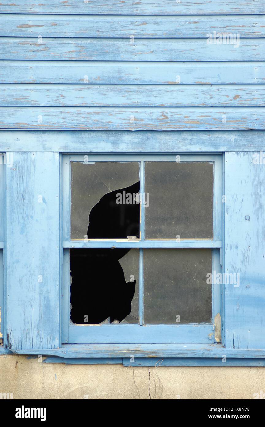 Kaputte Fenster in eine ärztliche-Werk in Detroit MI nach Geschäftsaufgabe Stockfoto