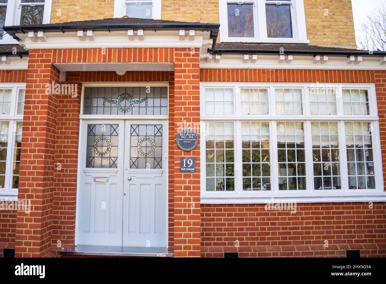 Plakette für BIRT Acres, Kameramann, Fotograf und Filmpionier, in einem Haus, in dem er in der Gegend von Milton in Southend on Sea, Essex, Großbritannien, lebte. Stockfoto