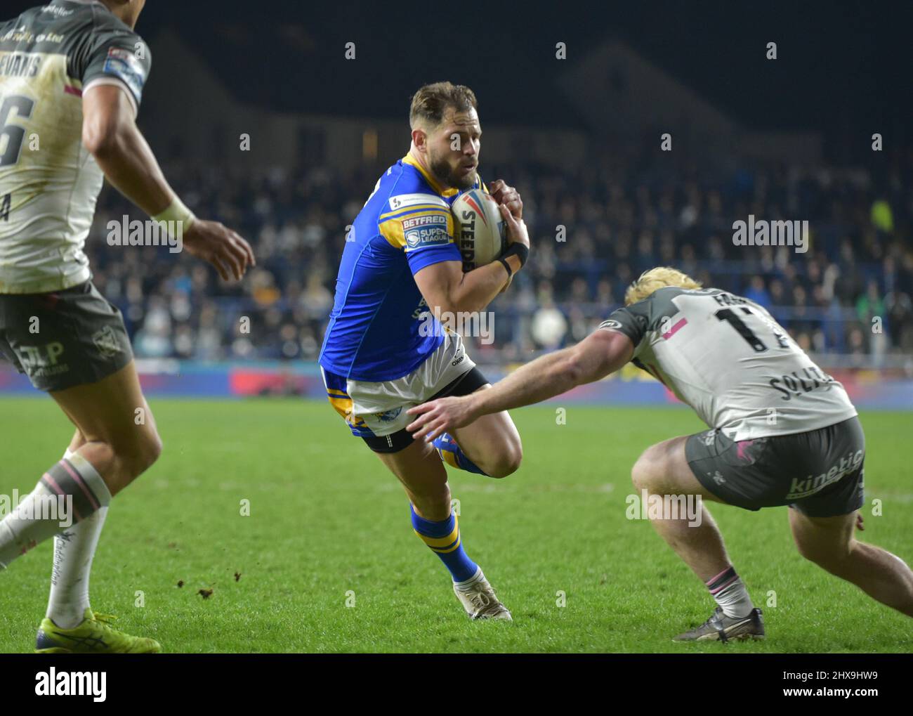 Leeds, Großbritannien. 10. März 2022. Betfred Super League-Spiel zwischen Leeds Rhinos und Hull FC am 10.03.2022 im Headingley Stadium, Leeds, Großbritannien Credit: Craig Cresswell/Alamy Live News Stockfoto