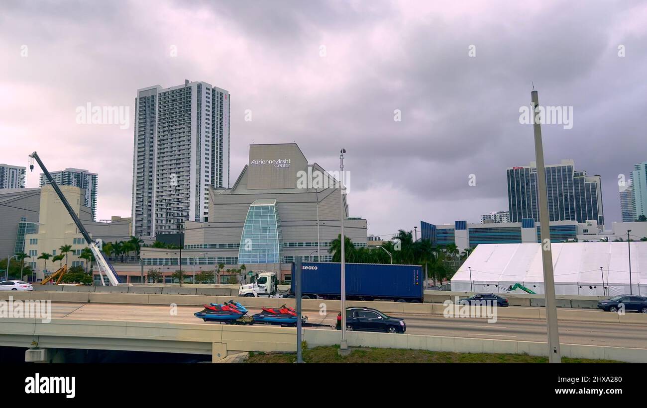 Adrienne Arsht Center in Miami - MIAMI, VEREINIGTE STAATEN - 20. FEBRUAR 2022 Stockfoto