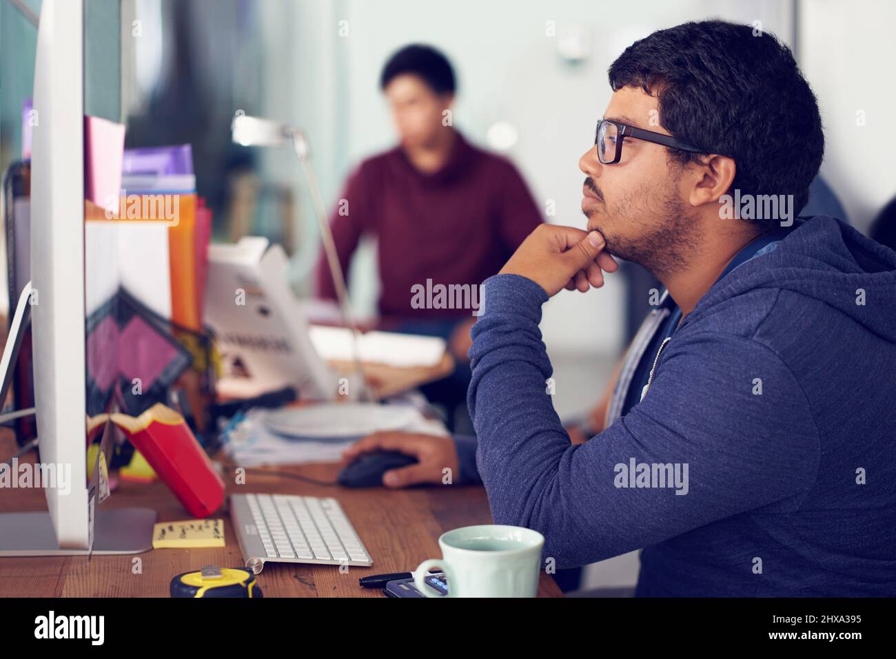 Die IT-Experten. Aufnahme von Mitarbeitern in einem IT-Büro. Stockfoto