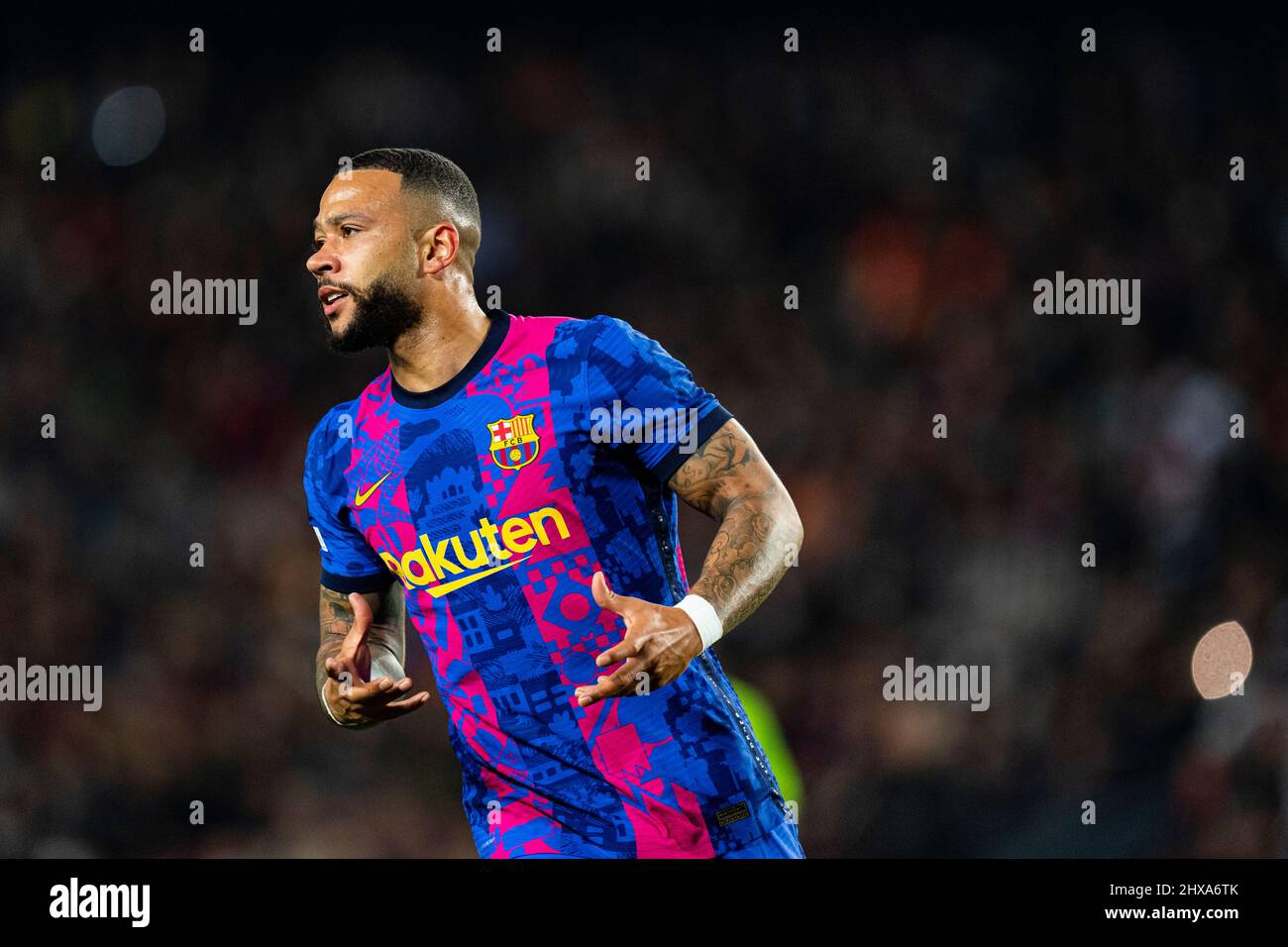 Barcelona, Spanien. 10. März 2022. Memphis Depay (FC Barcelona) ist während des Europa League Fußballmatches zwischen dem FC Barcelona und Galatasaray SK am 10. März 2022 im Camp Nou Stadion in Barcelona, Spanien, abgebildet. Foto: Siu Wu. Kredit: dpa/Alamy Live Nachrichten Stockfoto