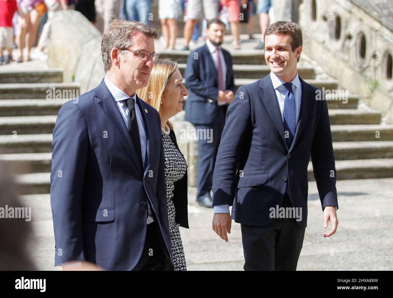 Santiago de Compostela-Spanien. Alberto Nuñez Feijoo, Präsident der Xunta de Galicia, zusammen mit Pablo Casado, Präsident der Volkspartei Stockfoto