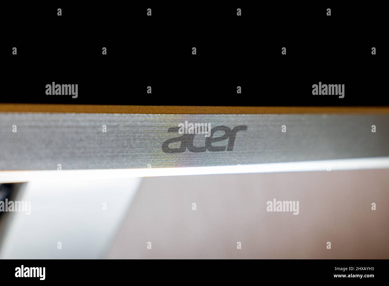 Tjumen, Russland-10. Februar 2022: Acer Close Up-Logo. Acer Inc. Ist ein taiwanesischer multinationaler Hardware- und Elektronikkonzern mit Hauptsitz in New Stockfoto