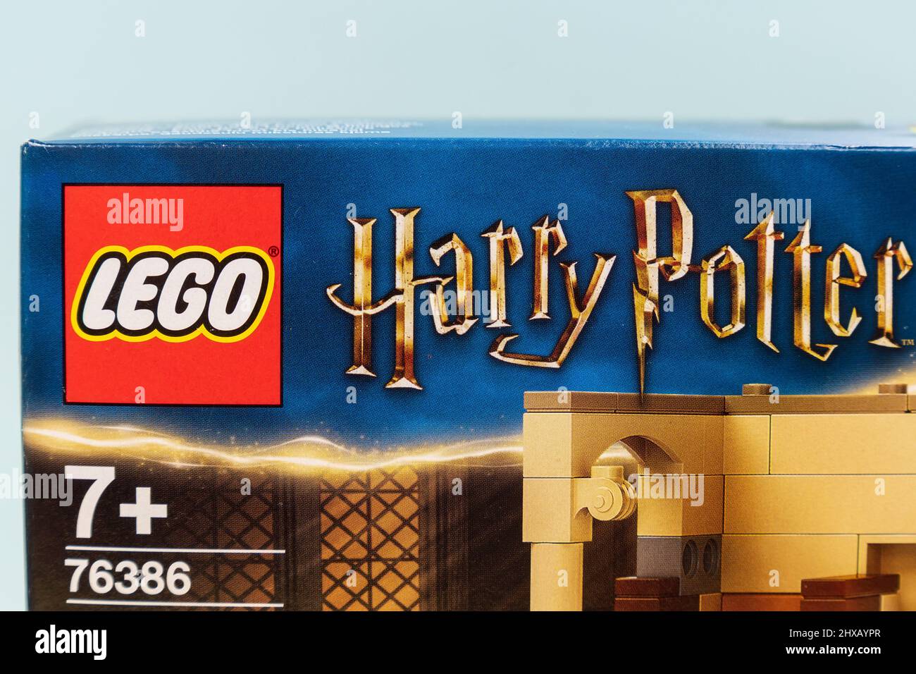 Tjumen, Russland-27. Dezember 2021: Schachtel aus der Harry Potter Serie in Lego. 20 Jahre alt. Nummer 76386 Stockfoto