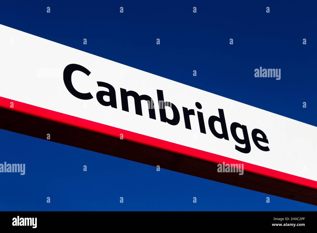 Schild mit der Versage Cambridge am Bahnhof von Cambridge, Cambridgeshire, Großbritannien Stockfoto