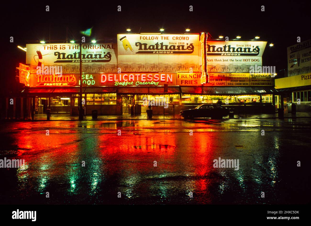 Original berühmten Nathan's Hot Dog Stand in Coney Island Brooklyn NYC Stockfoto
