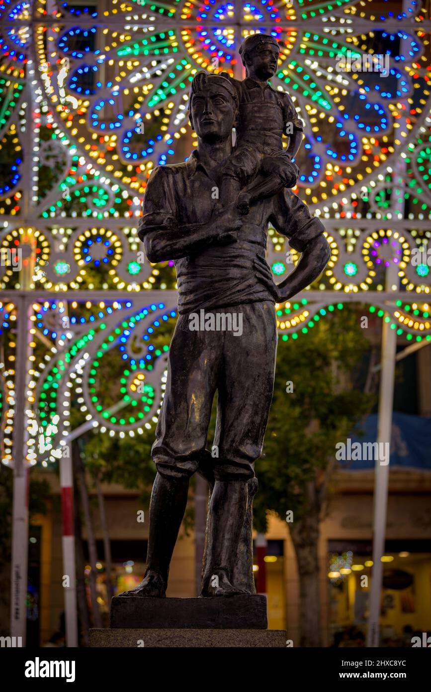 Skulptur von El Casteller während des 2022 (2021+1) Valls Decennial Festivals, zu Ehren der Jungfrau der Candlemas in Valls (Tarragona, Katalonien, Spanien) Stockfoto